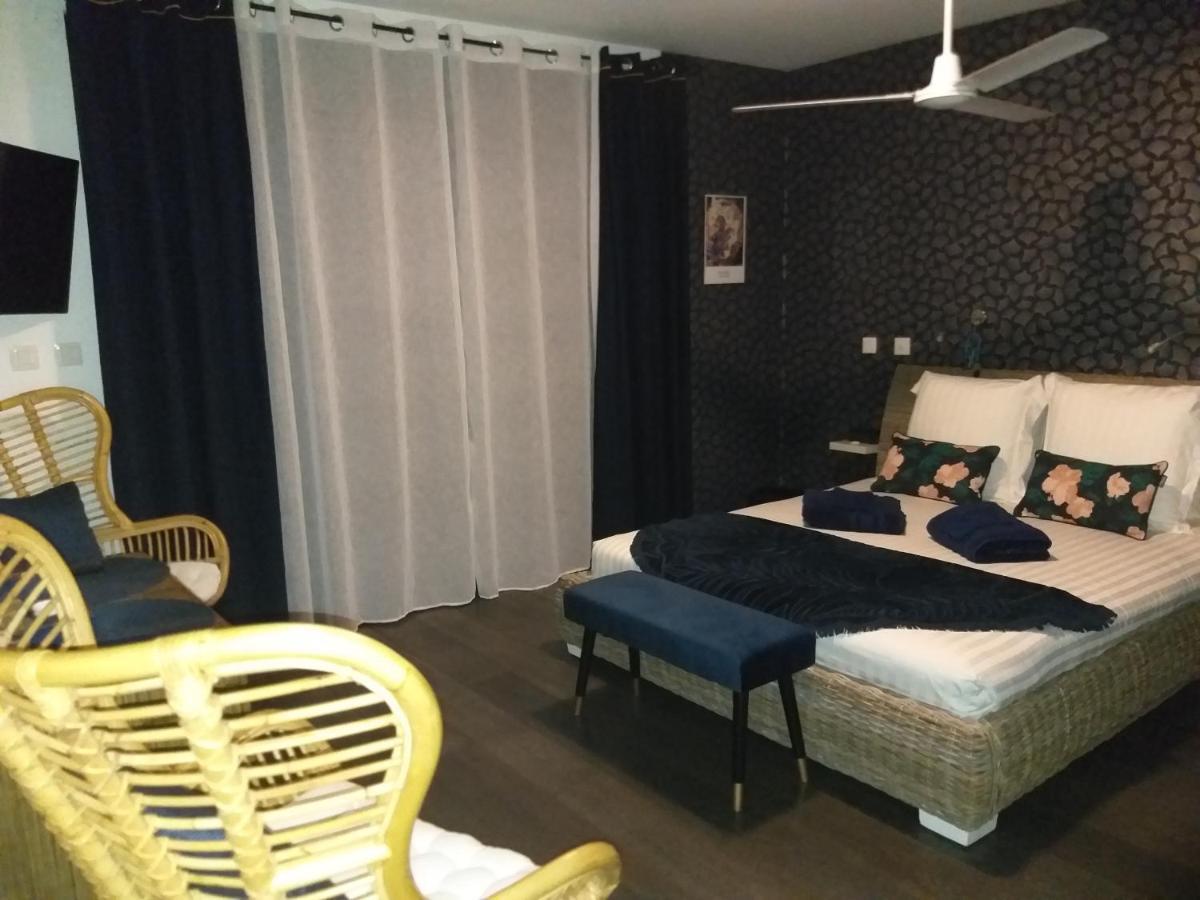 Suite Indigo Jacuzzi Prive Piscine Vue Mer Acces Cuisine Laverie サン・ピエール エクステリア 写真